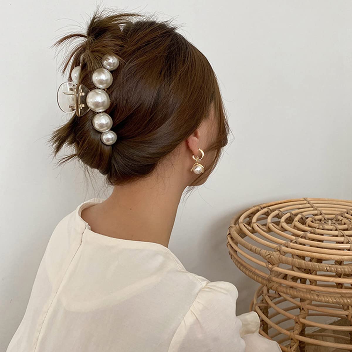Mehayi 4 PCS Large Pearl Hair Claw Clips for Women Girls, Hair Barrette Clamps for Thick Thin Hair, Fashion Hair Accessories Headwear Styling Tools for Party Wedding