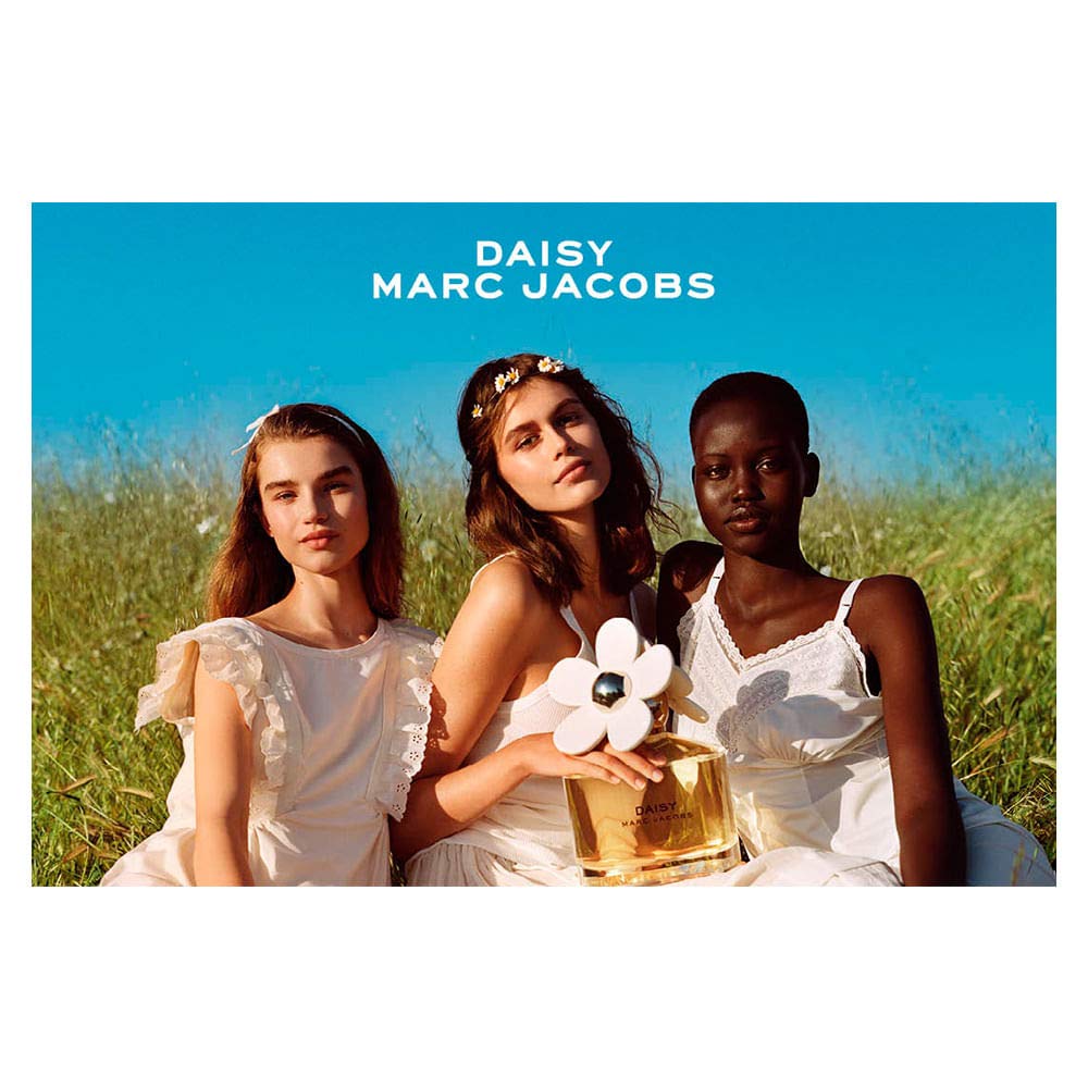 Marc Jacobs Daisy Eau de Toilette | Radiant Floral Women's Perfume with Wild Berries Notes - 3.4 oz