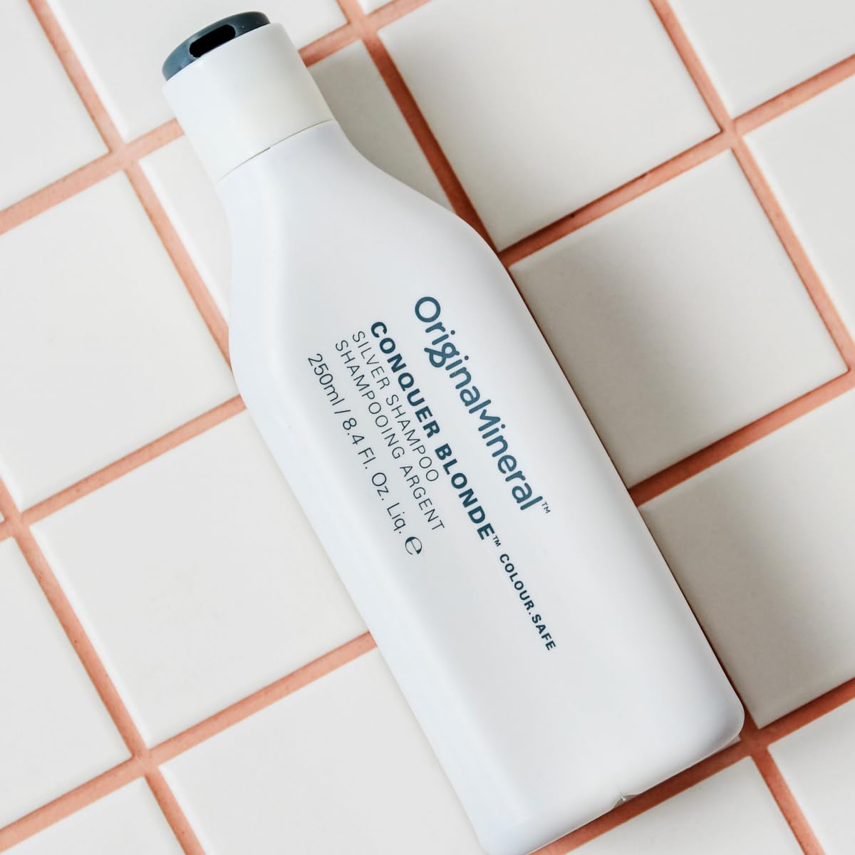 O&M Conquer Blonde Shampoo - Vegan Silver Purple Shampoo for Blondes | Organic Desert Lime, 250ml