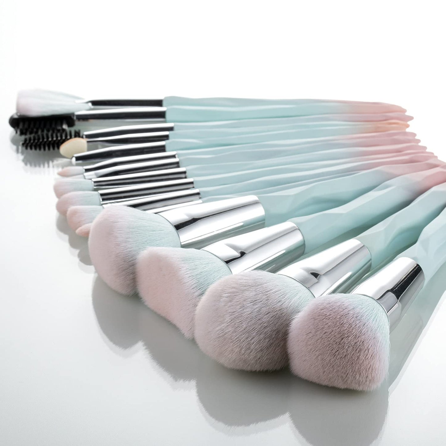 Pink Blue Gradient Makeup Brushes Set - 18 Soft Synthetic Fiber Brushes & Sponges for Beginners | Perfect Gift for Valentine's Day & Christmas