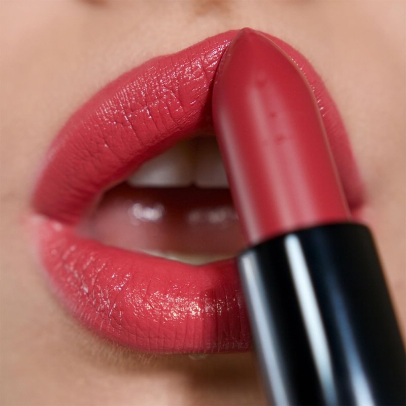 Lord and Berry Absolute Velvet Lipstick - Makeup Lipstick with Jojoba Oil, Avocado Oil and Rose Flower Extract - 7435 Kissable - 0.14 oz
