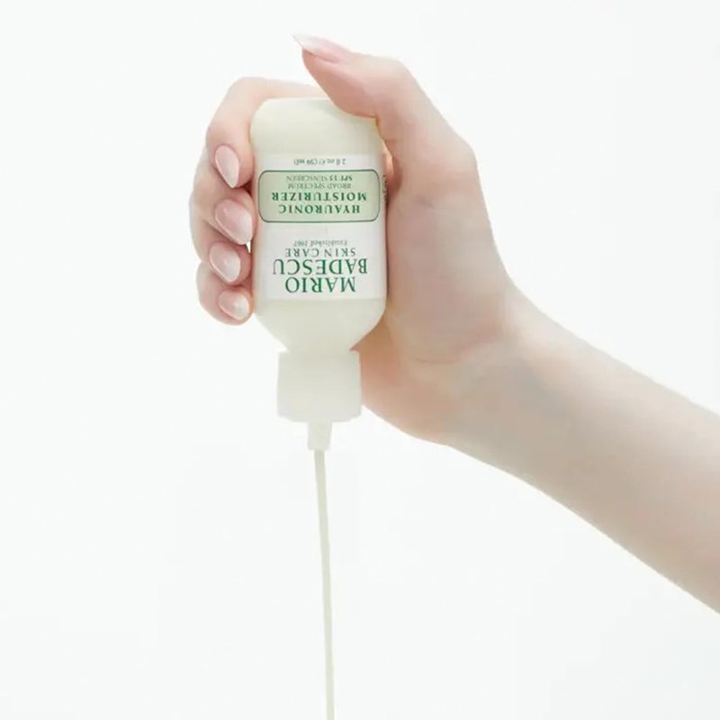 Mario Badescu Hyaluronic Face Moisturizer for Women and Men with SPF 15, Ideal Facial Moisturizer for Combination, Dry or Sensitive Skin, Sesame Seed Oil-Infused Moisturizer Face Cream, 2 Fl Oz