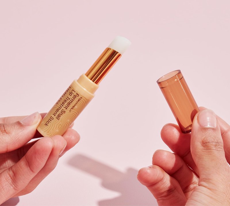 TONYMOLY Timeless Ferment Snail Lip Balm – Korean Moisturizing Lip Balm for Dry, Chapped Lips, Nourishing Snail Mucin Formula Helps Protect & Smooth Lips, 3.5 g