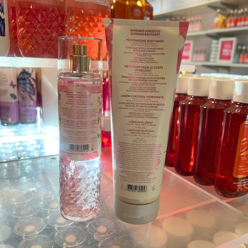 Bath & Body Works GINGHAM GORGEOUS Fine Fragrance Mist & Moisturizing Body Wash 2-piece Gift Set with a Red Bow for Holiday – Full Size