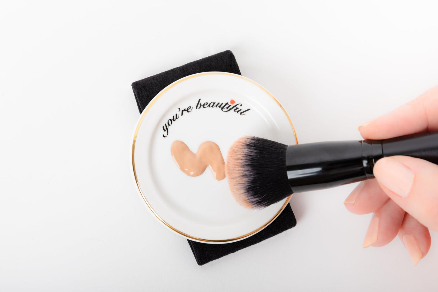Blendii Makeup Palette Mixer Tray - Hands Free Porcelain Makeup Foundation Palette with Adjustable Hand Strap - Makeup Artist Kit Essentials - 3"