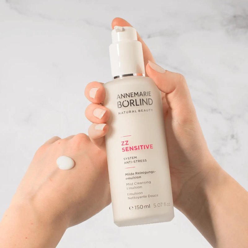 ANNEMARIE BÖRLIND - ZZ SENSITIVE Mild Cleansing Emulsion - Facial Wash with Hyaluronic Acid and Golden Orchid to Remove Impurities on Sensitive Skin and Restore the Skin Flora - Step 1 of 5-5 Oz