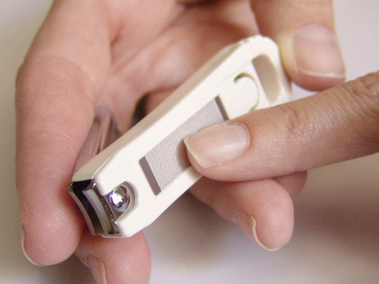 Seki Edge Deluxe Fingernail Clipper w/Nail Catcher & Built in File (SS-101)