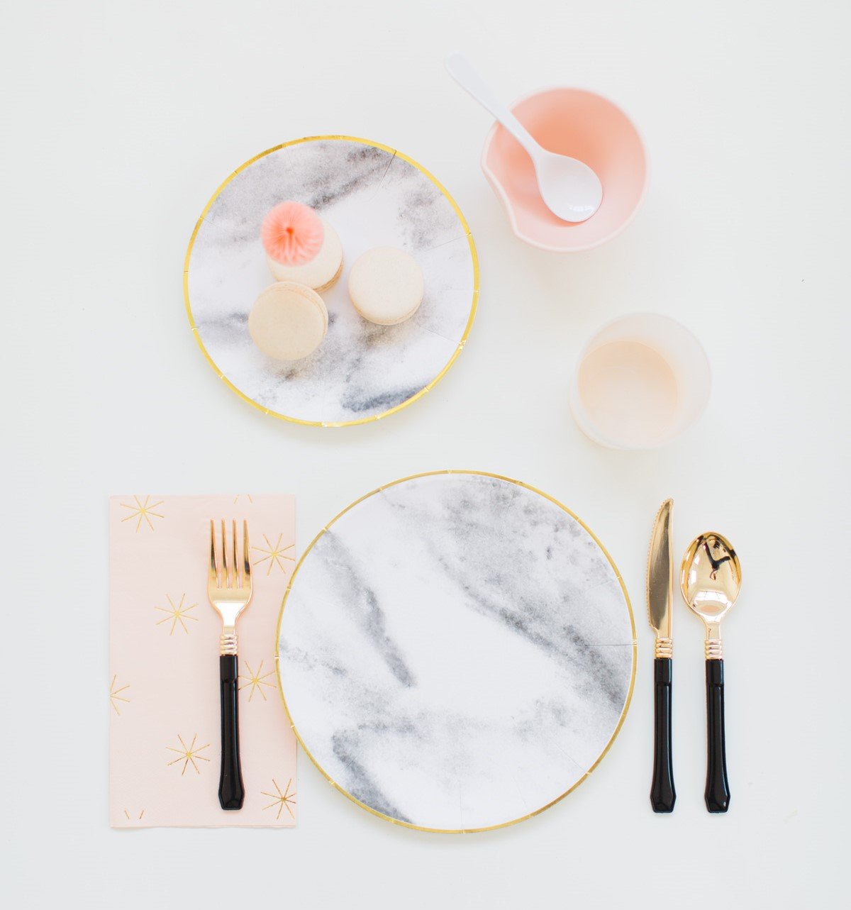 Sugar & Cloth 7 Inch round Dessert Paper Plate, Marble with Gold Edge, 24 Count