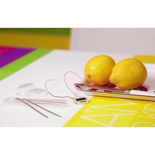 4M: KidzLabs: Lemon Clock - DIY & Experience Battery-Free Renewable Energy, Power A Digital Clock, STEM Learning Craft Activity Kit, Kids Age 5+