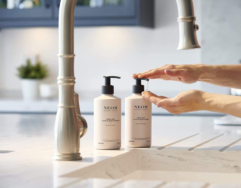 Neom – Great Day Hand & Body Wash, 300ml | Wild Mint & Mandarin | Gently Cleanse & Soften…