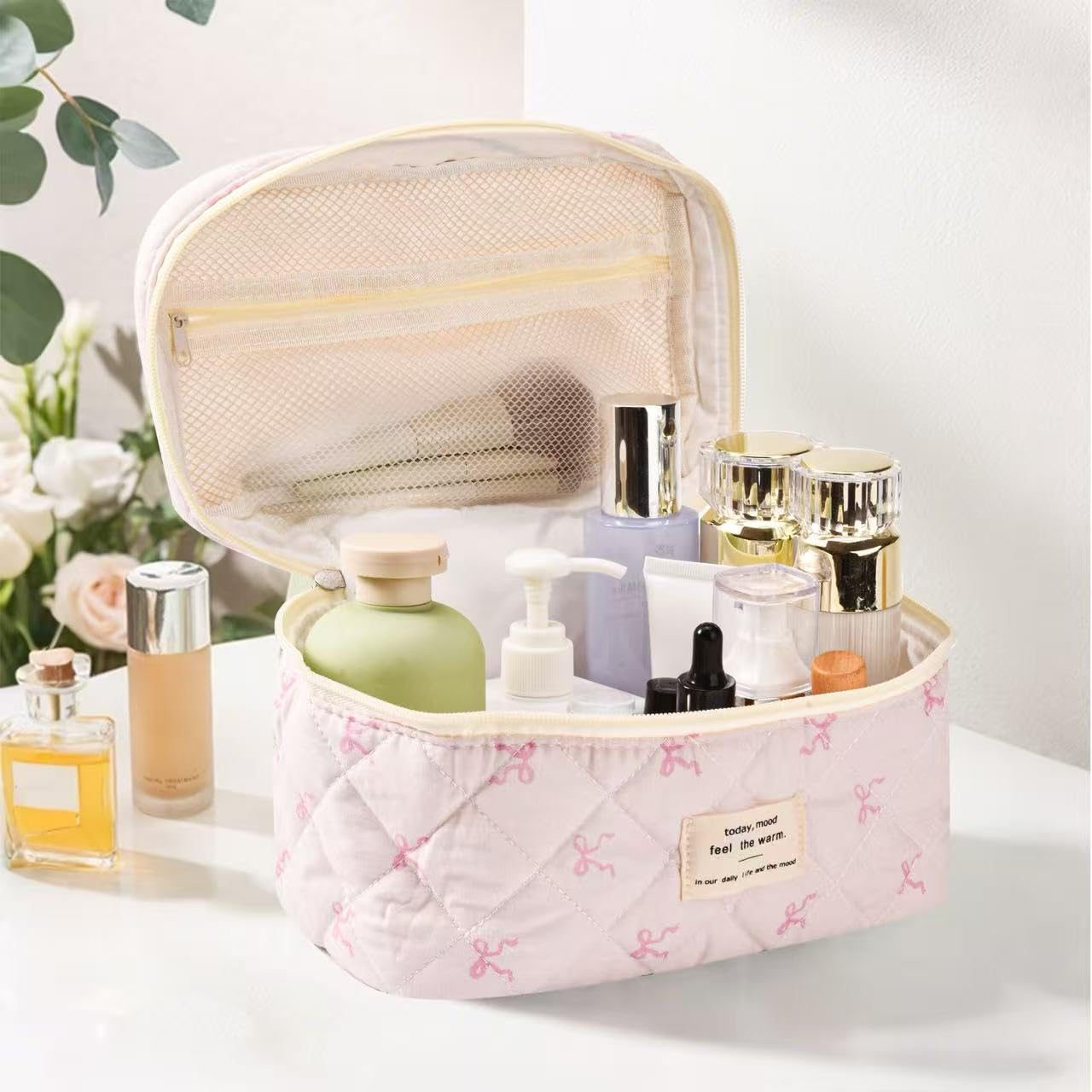 MZLUWM 3Pcs Makeup Bag Cute Cosmetic Bags for Women, Large Capacity Travel Quilted Makeup Bag Set,Cotton Floral Makeup Pouch, Coquette Puffy Toiletry Bag,Attractive Quilted Pouch (Pink bow)