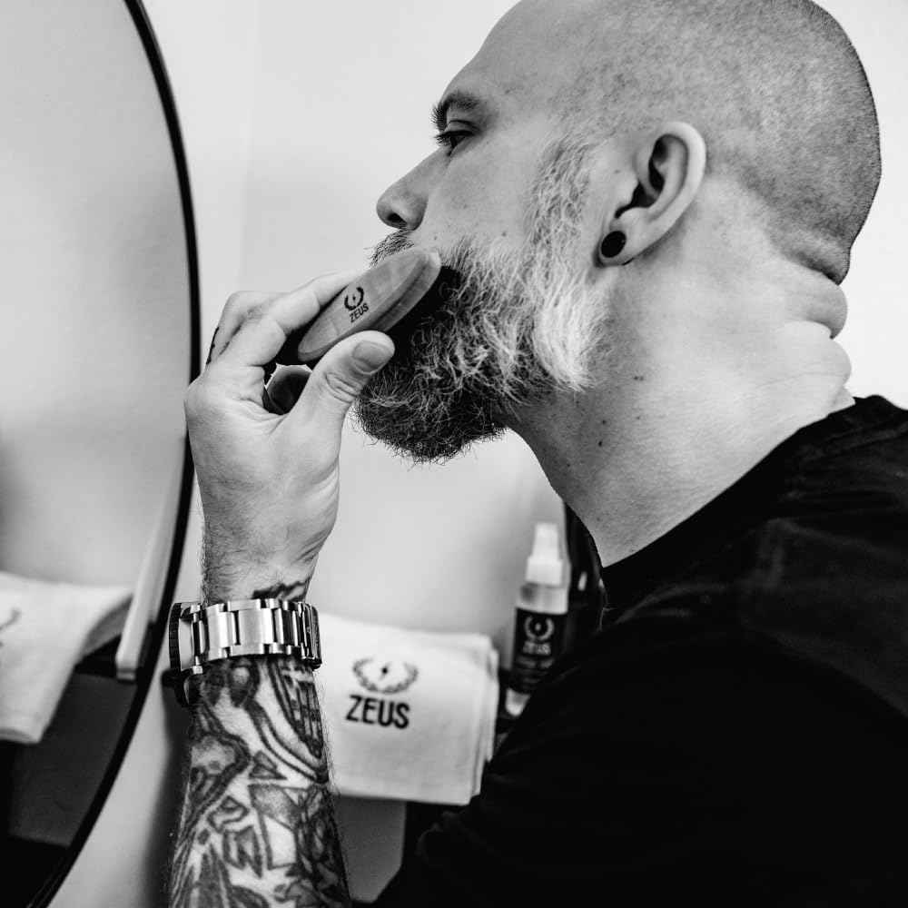 ZEUS Vegan Pocket Beard Brush, Soft Bristle & Animal-Free Grooming Brush for Taming & Styling Beard – Made in Germany (N73)