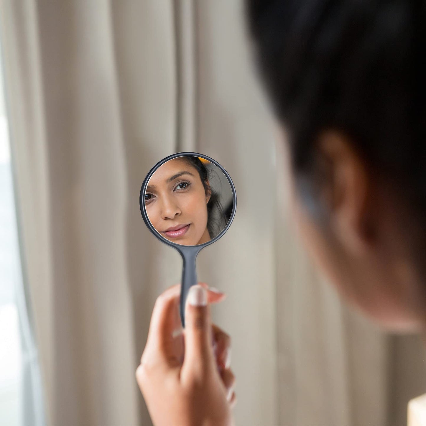 Jetec 50 Pcs Handheld Mirror with Handle, 3.94" L x 2.17" W, Small Portable Round Mirror Bulk for Kids Classroom Travel Makeup Camping Daily DIY Gift Valentine's Day Easter Crafts (Black, White)