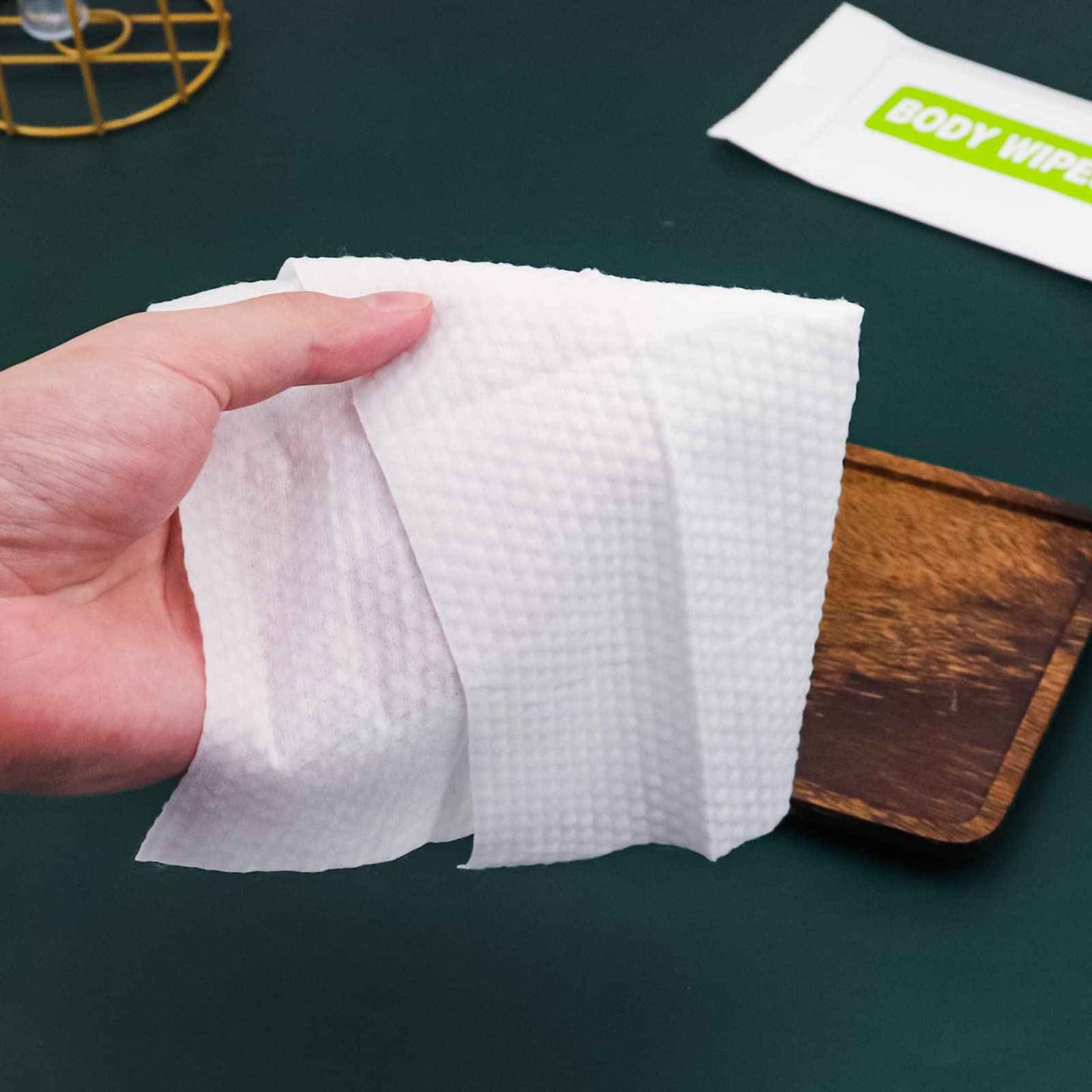 Hipruict Body Wipes Individually Wrapped, 50 Pack Large Adult Bathing Wipes, No Rinse, Aloe Vera Extract, Odor Removal, for Fitness, Travel and Camping