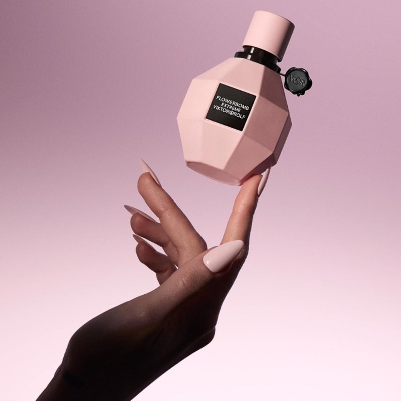 Viktor&Rolf - Flowerbomb Extreme - Eau de Parfum Intense Womens Perfume - Intense & Floral - With Raspberry, Jasmine, Rose, Orange Blossom & Vanilla Bean - 0.3 Fl Oz