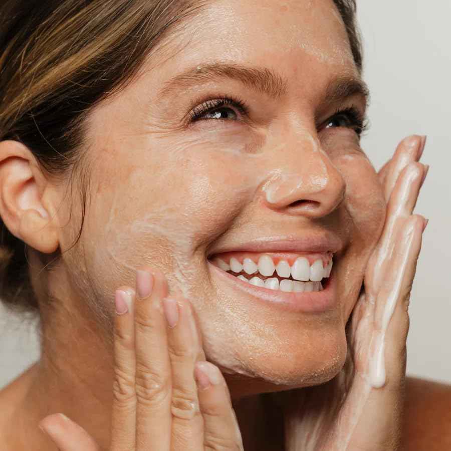 Algenist GENIUS Liquid Collagen Foaming Facial Cleanser - Hydrating Face Wash & Makeup Remover with Alguronic Acid and Microalgae Oil to Nourish & Restore Skin's Radiance (5 oz)