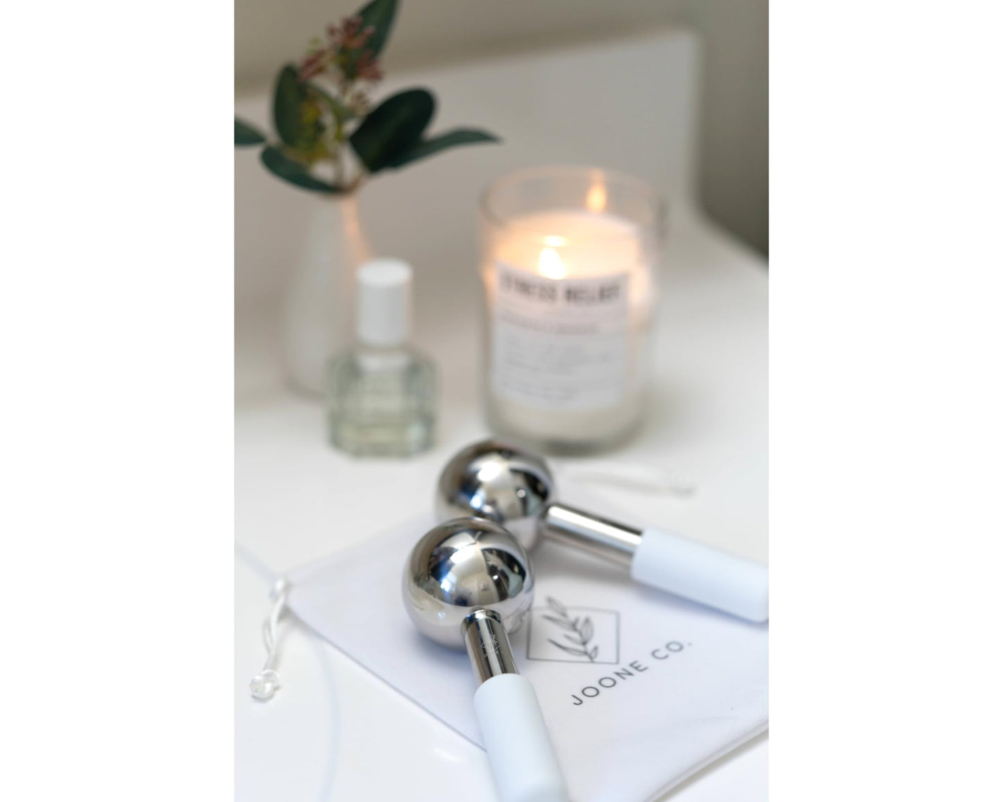 Stainless Steel Face & Eye Roller - 2 Pack Cryo Globes for Face, Neck & Eyes - Reduces Dark Circles & Wrinkles