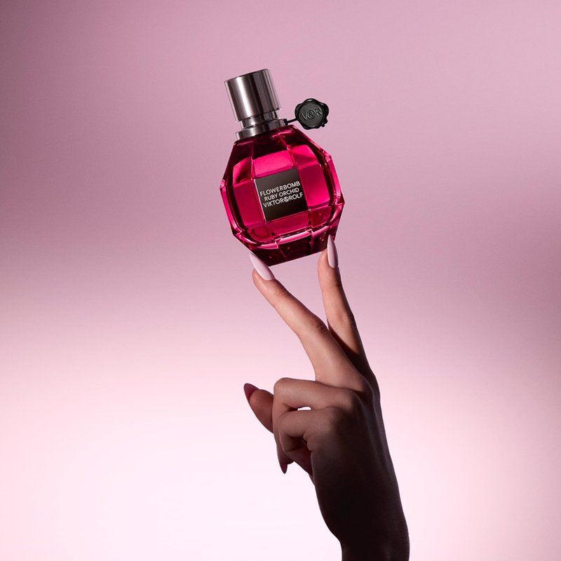 Viktor&Rolf - Flowerbomb Ruby Orchid Eau de Parfum - Women's Perfume - Floral & Fruity - With Notes of Vanilla & Peach - 0.34 Fl Oz - Travel Size