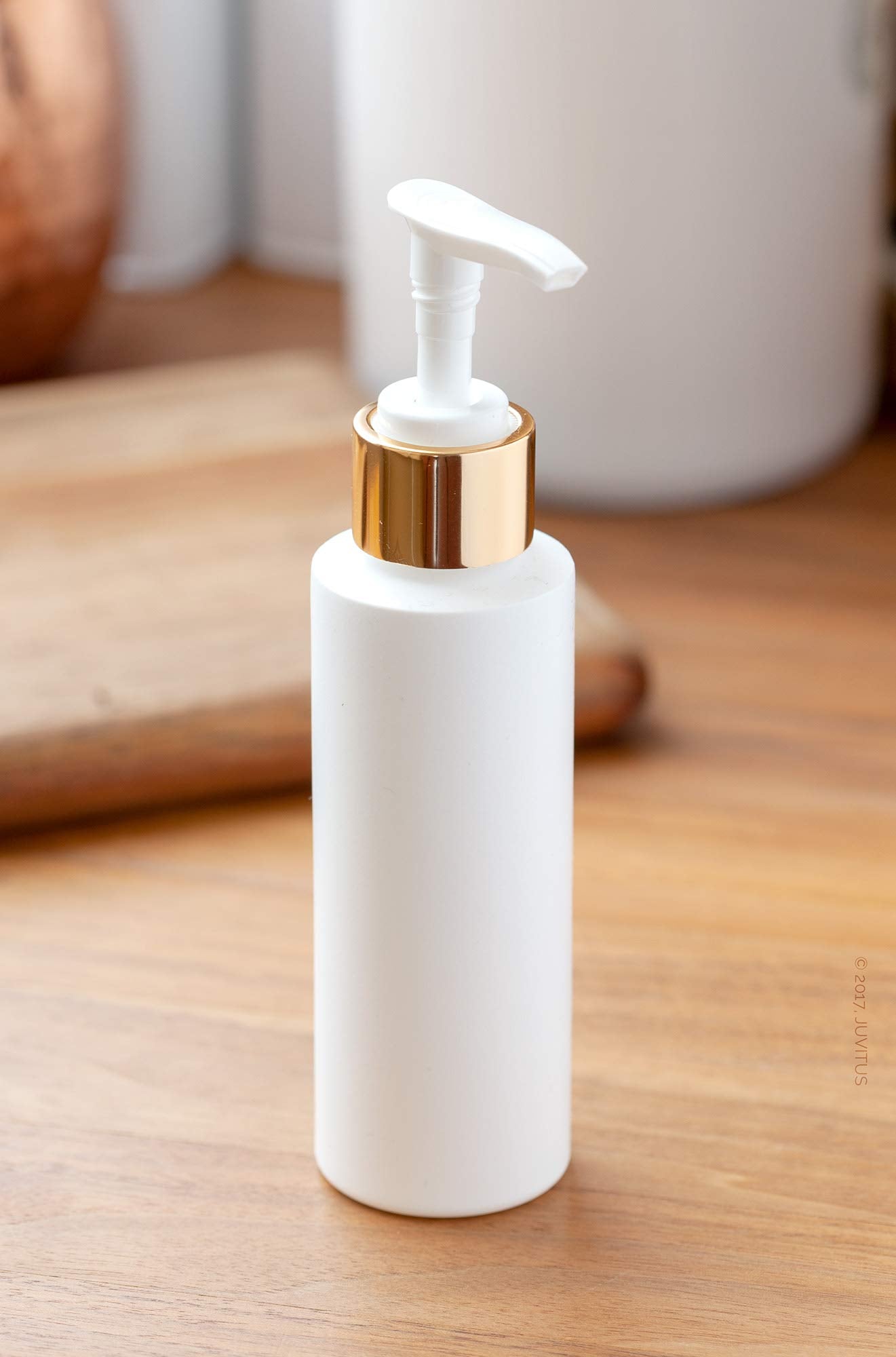 4 oz / 120 ml White Plastic HDPE Refillable Cylinder Squeeze Bottle with Gold Lotion Pump (12 Pack)