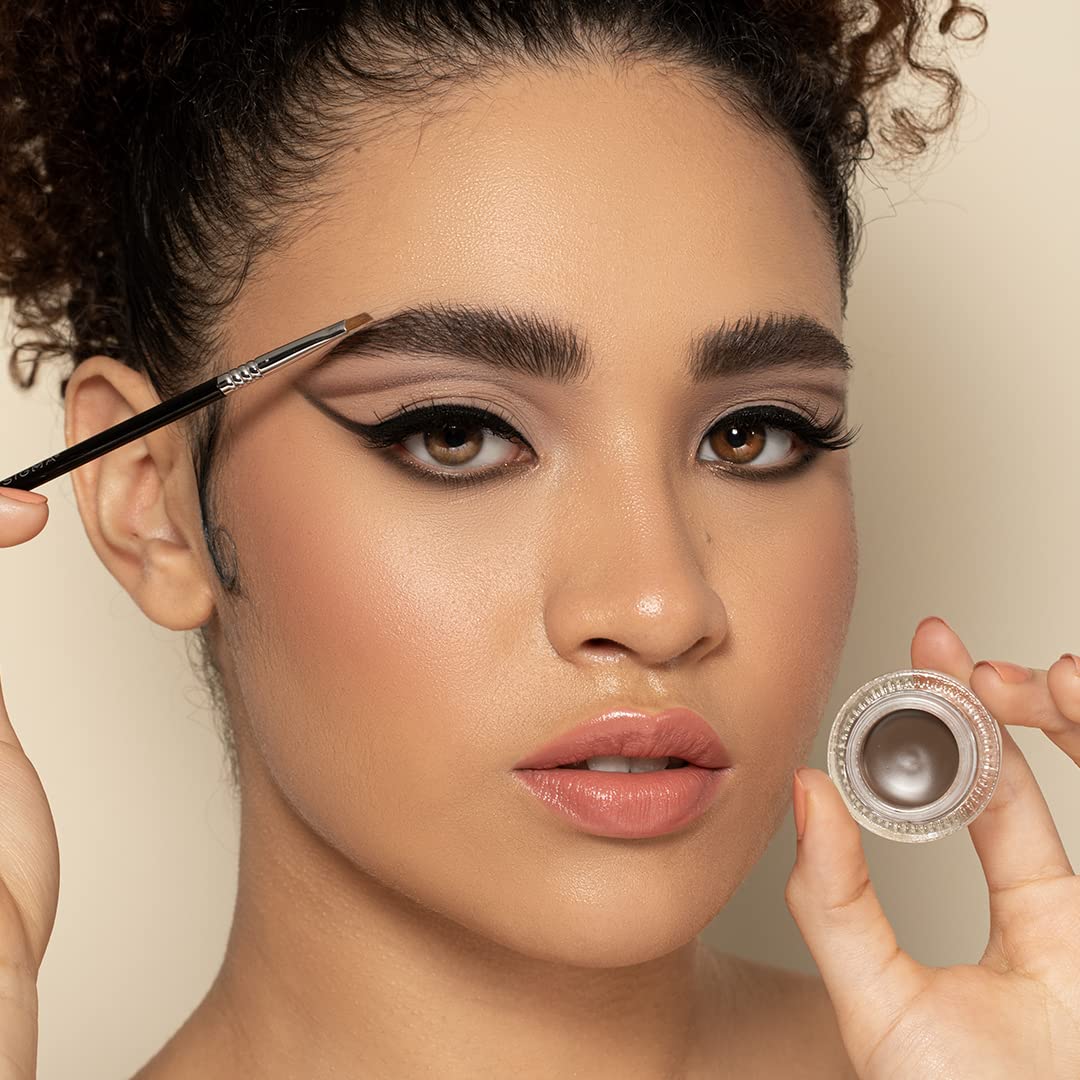 Sigma Beauty E06 Winged Liner™ Brush — Fine Angled Eyeliner Brush with Pointed Tip for Meticulously Applying Gel and Liquid Eyeliner, For Cat Eyeliner & Winged Liner (1 Brush)