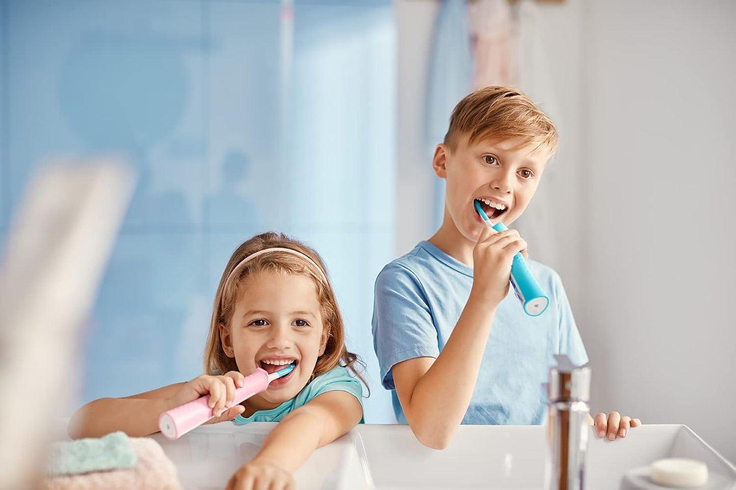 Philips Sonicare Kids Bluetooth Rechargeable Electric Toothbrush - Interactive Design for Ages 3+