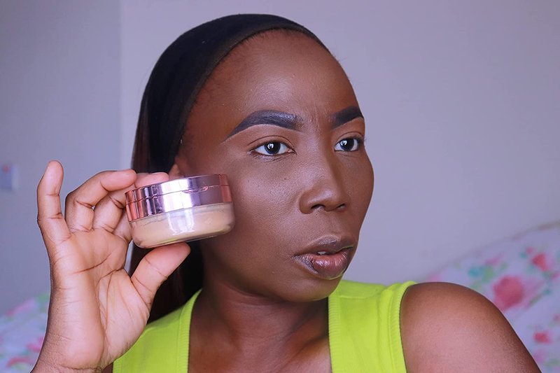 Makeup Revolution Bronzer Reloaded, Buildable Formula, Highlighting & Bronzing Powder, for Medium Skin Tones, Cruelty-Free, Holiday Romance, 0.53 Oz