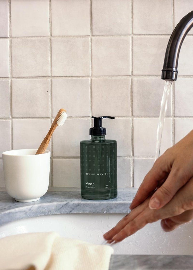 Skandinavisk SKOG ‘Forest’ Hand & Body Wash, Scent Notes: Pine Needles and Fir Cones, Birch Sap and Woodland Lily of the Valley, Coloured Glass Bottle With Pump, 6.75 fl. oz.