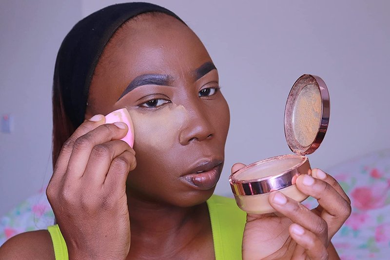 Makeup Revolution Bronzer Reloaded, Buildable Formula, Highlighting & Bronzing Powder, for Medium Skin Tones, Cruelty-Free, Holiday Romance, 0.53 Oz