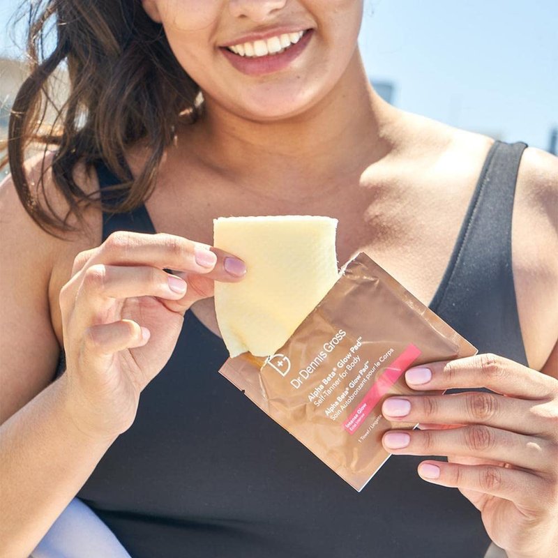 Alpha Beta Glow Pads by Dr. Dennis Gross - Exfoliating Self-Tanning Towelettes | 20 Count