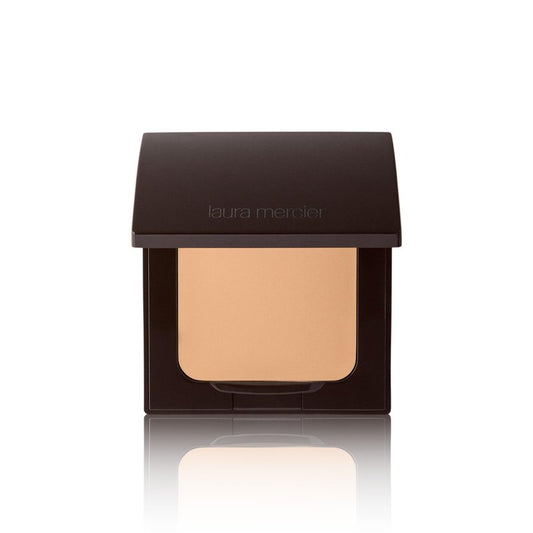 Laura Mercier Translucent Pressed Setting Powder, 12HR Shine Control, Sweat and Humidity Resistant, Cake-Free, Matte Finish, Includes Applicator, Medium Deep