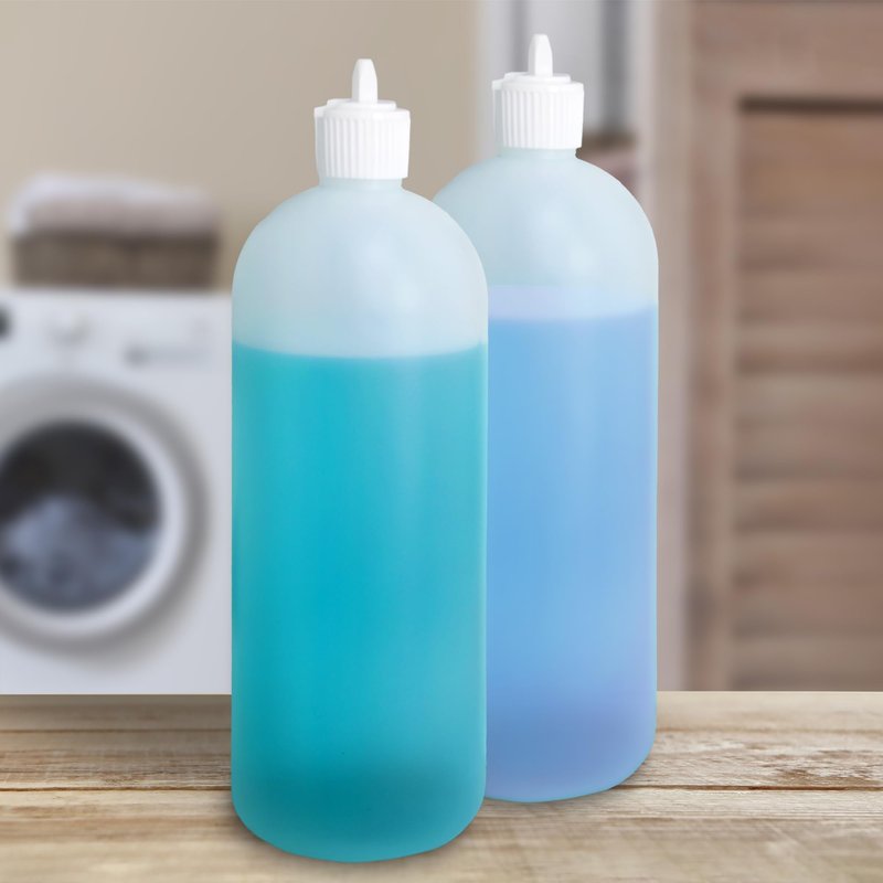 Cornucopia Brands 32oz Flip Top Plastic Squeeze Bottles (4-Pack); XL Dilution Bottle for Shampoo, Dog Grooming, Liquids Mixing, Squirt Spout