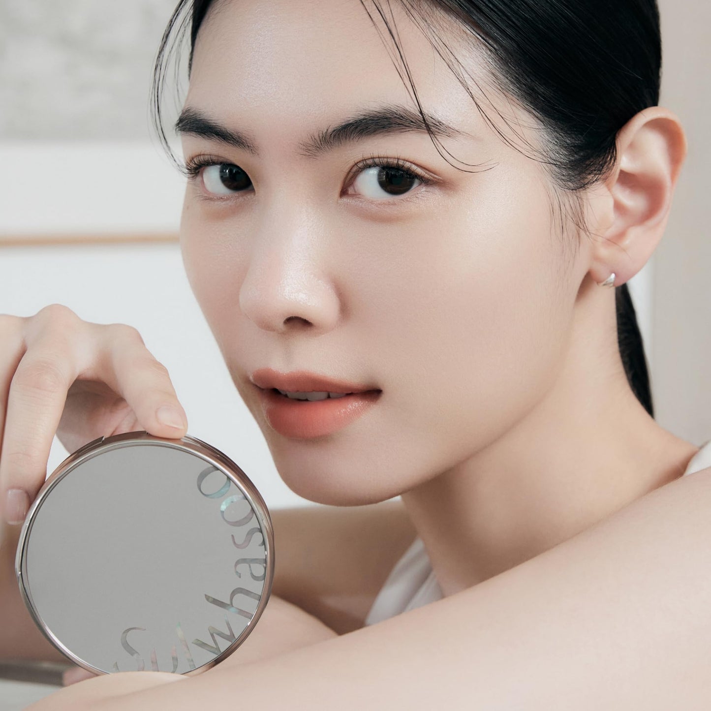 Sulwhasoo Perfecting Cushion SPF 46 | Evens Skin Tone & Blurs Imperfections | Enhance Natural Radiance | Semi-Matte Finish | Korean Herb Extract | Korean Makeup, 21 Beige