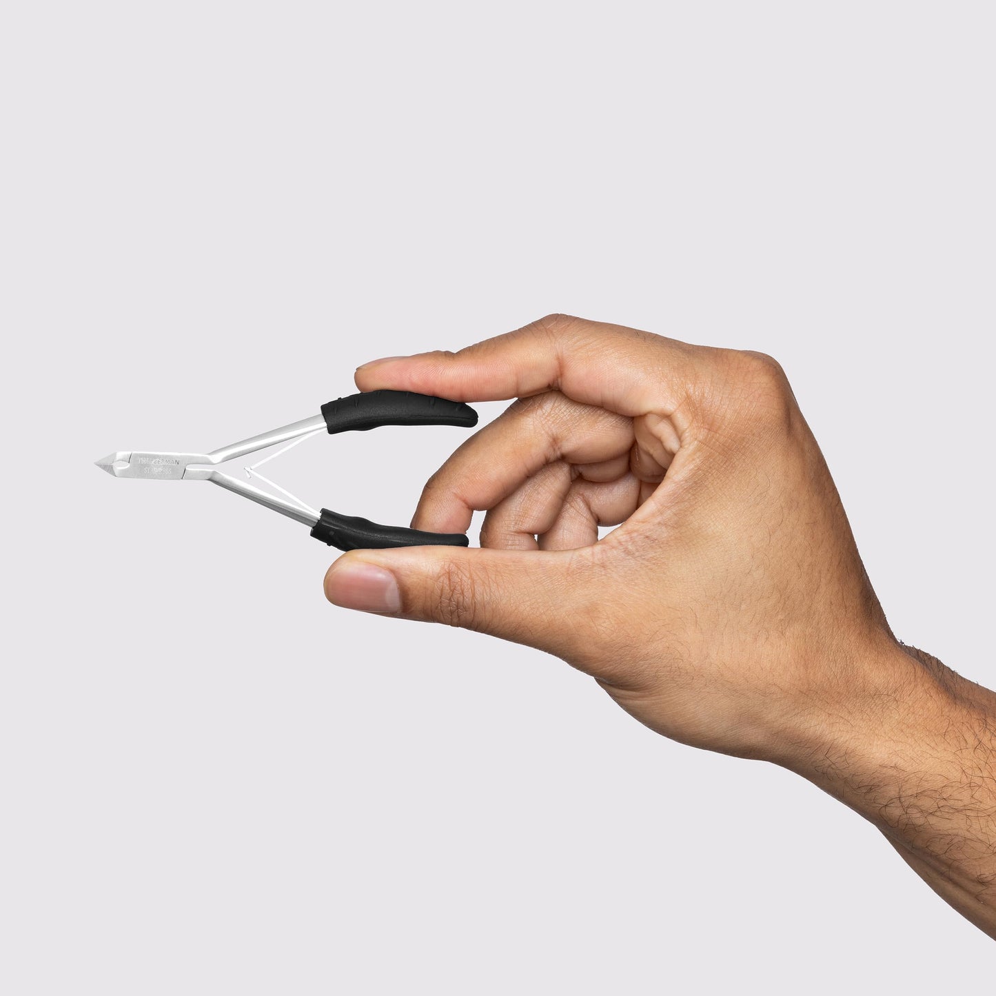 Tweezerman Great Grip Cuticle Nipper (Black/Stainless Steel)