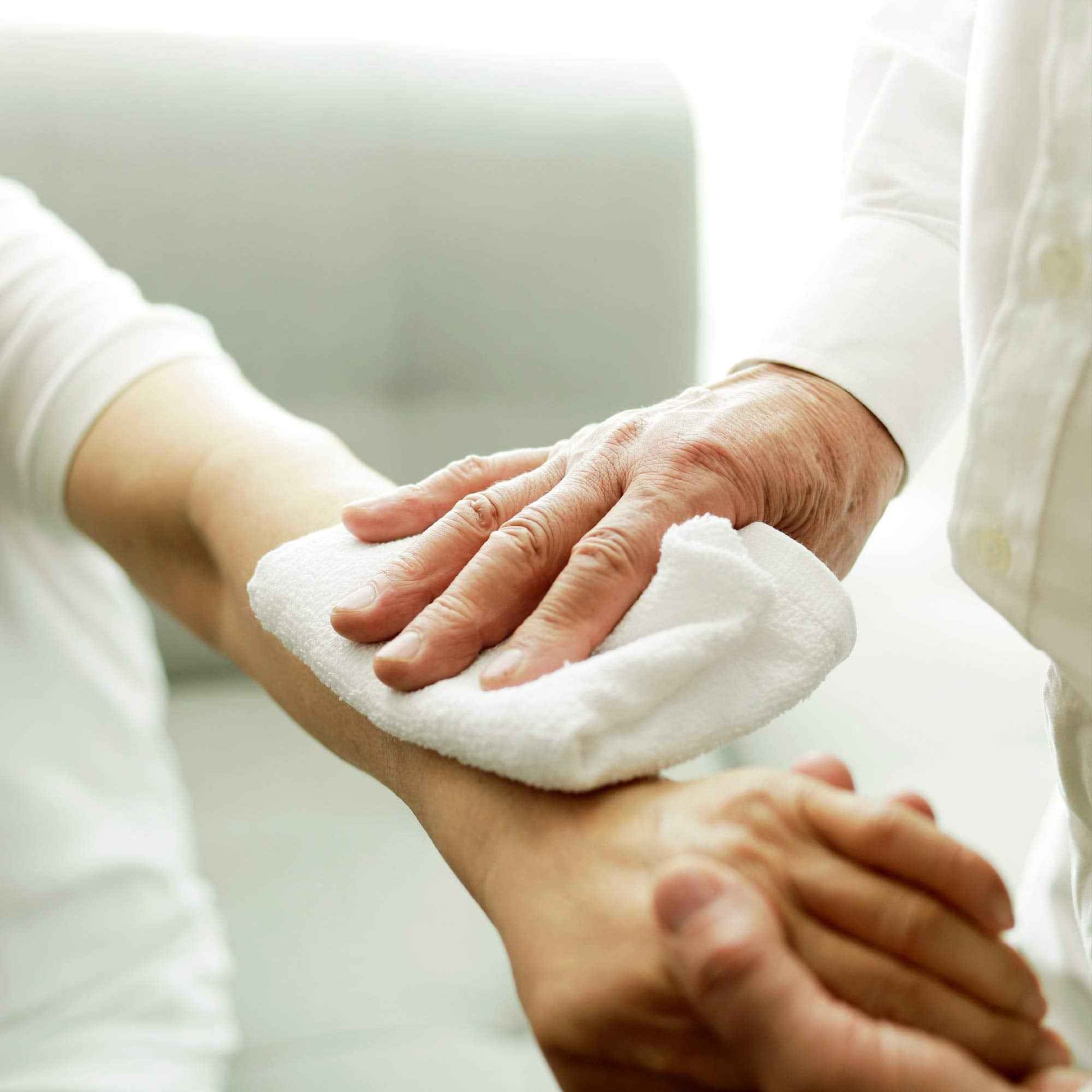 Medline Remedy Phytoplex Hydrating Cleansing Foam, No-Rinse Body Wash and Shampoo, Paraben and Sulfate-Free, 8 fl oz (Pack of 2)