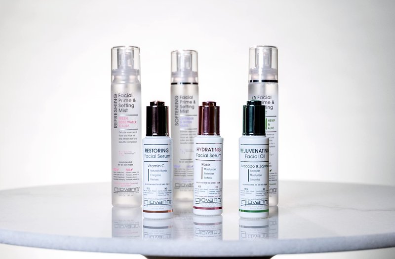 GIOVANNI Calming Facial Prime Setting Mist - Hibiscus, Cucumber & Fresh Rose Water, Set & Relax Skin for a Beautiful Complexion, On the Go Hydration, Use Before & After Applying Makeup - 5 Fl oz