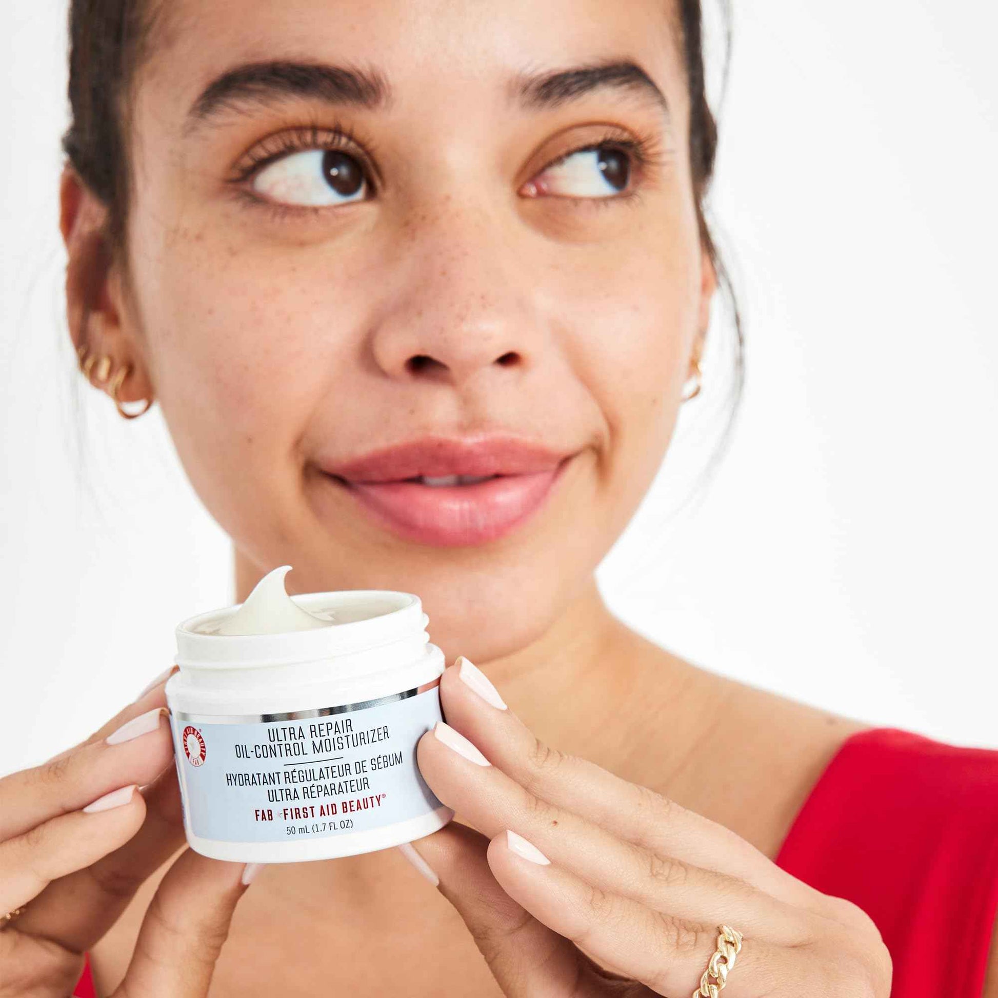 First Aid Beauty - Ultra Repair Oil-Control Moisturizer, Weightless Hydrating Mattifying Cream, Helps Minimize Pores for All Day Shine-Free Skin, Alcohol & Oil Free, Safe for Sensitive Skin, 1.7 oz