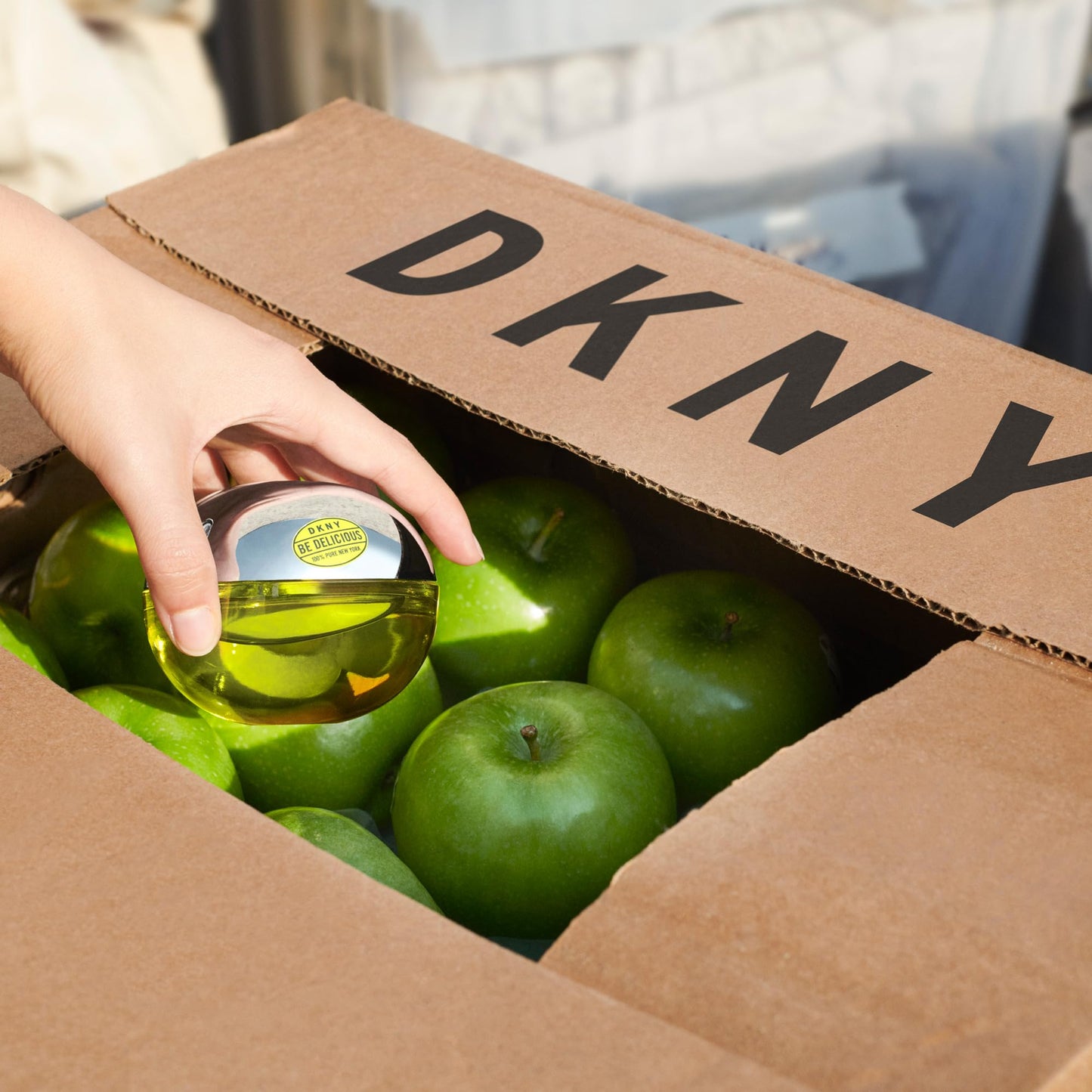 DKNY Be Delicious Eau de Parfum 2 Piece Gift Set For Women - Perfume Spray 1.0 Fl. Oz. & Refreshing Shower Mousse 5.0 Oz.