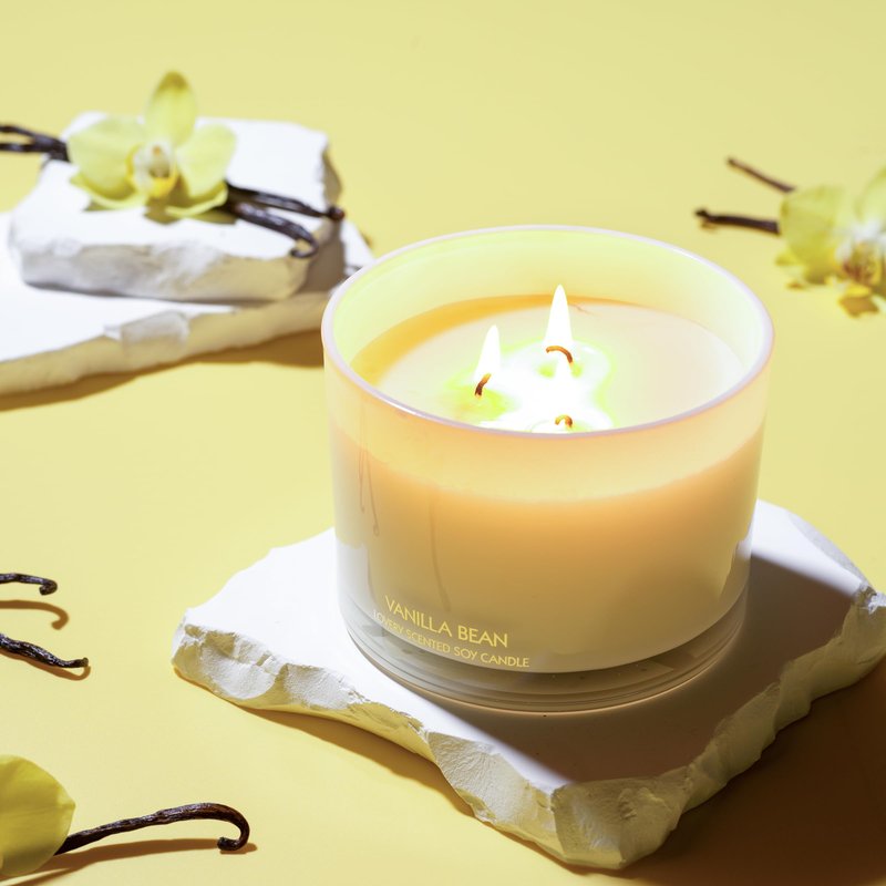 Birthday Gift for Her, 3 Wick Vanilla Candles, Gifts for Mom, Large Scented Candle, Soy Candles Gifts for Women, Stress Relief Candle Jar 50 Hours Burning Time Natural Wax Relaxing Aromatherapy