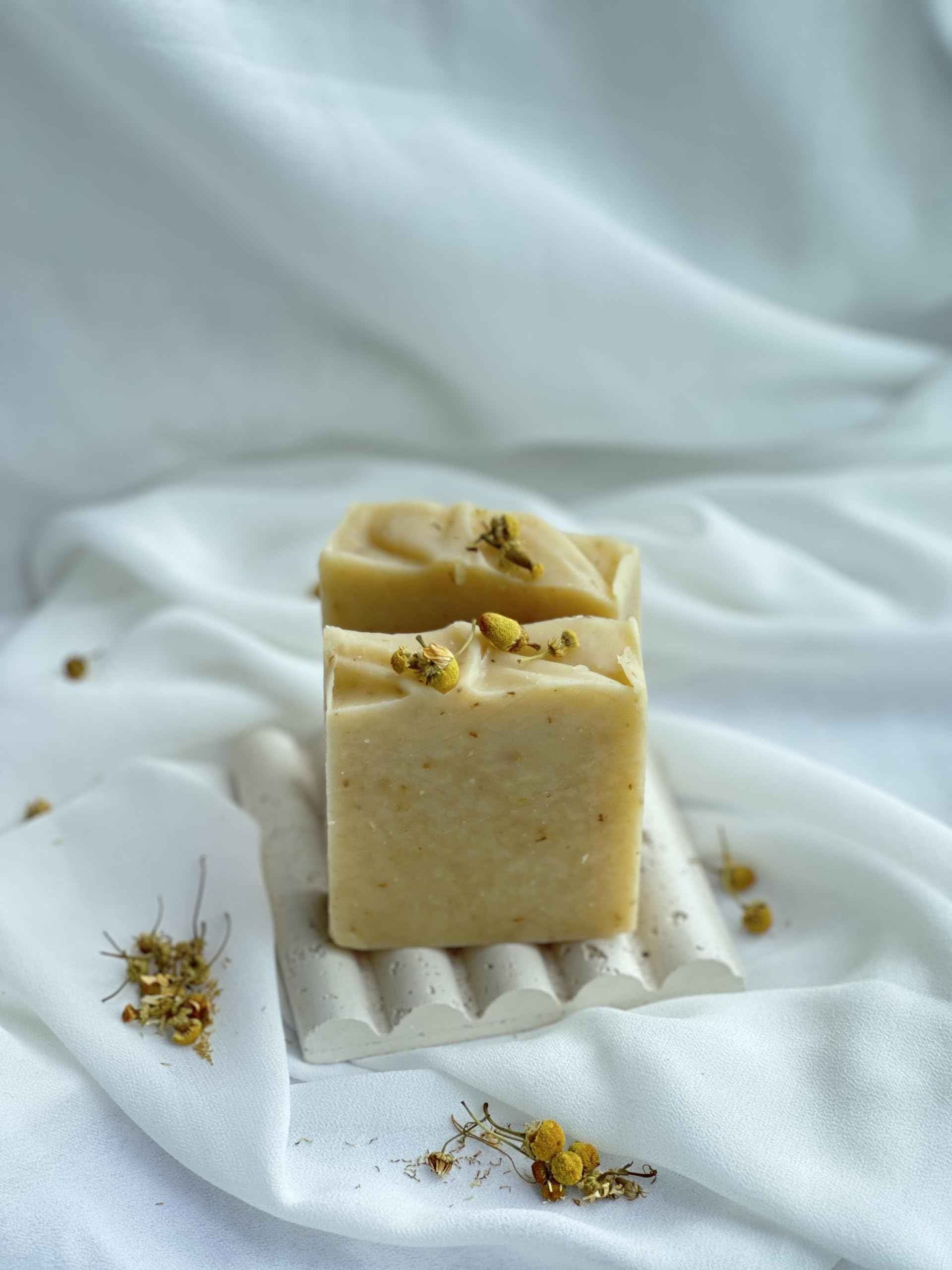 4-Pack Chamomile Soap | Handmade, All-Natural, Cold-Processed, Plant-Based | Infused with Chamomile | Soothing Cleanse for Face & Body, Suitable for All Skin Types, Men & Women(4 x100grams/4 x 3.5oz)