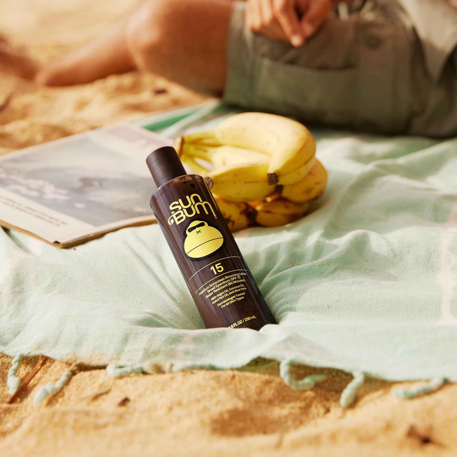 Sun Bum SPF 15 Browning Body Lotion - Water-Resistant Broad Spectrum Moisturizing Tanning Lotion with Vitamin E - Hawaii 104 Act Compliant (Made Without Octinoxate & Oxybenzone) - 8.5 Fl Oz