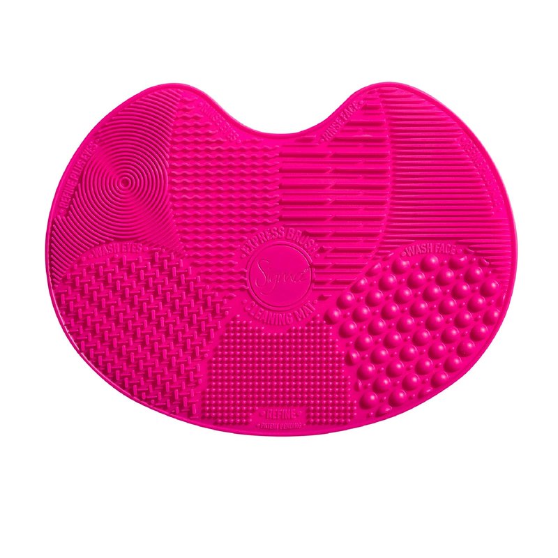 Sigma Beauty Sigma Spa® Express Brush Cleaning Mat (Pink) — Silicone Makeup Brush Cleaning Mat with Suction Cups for Cleaning Makeup Brushes, Compact Design Fit for Any Travel Makeup Kit