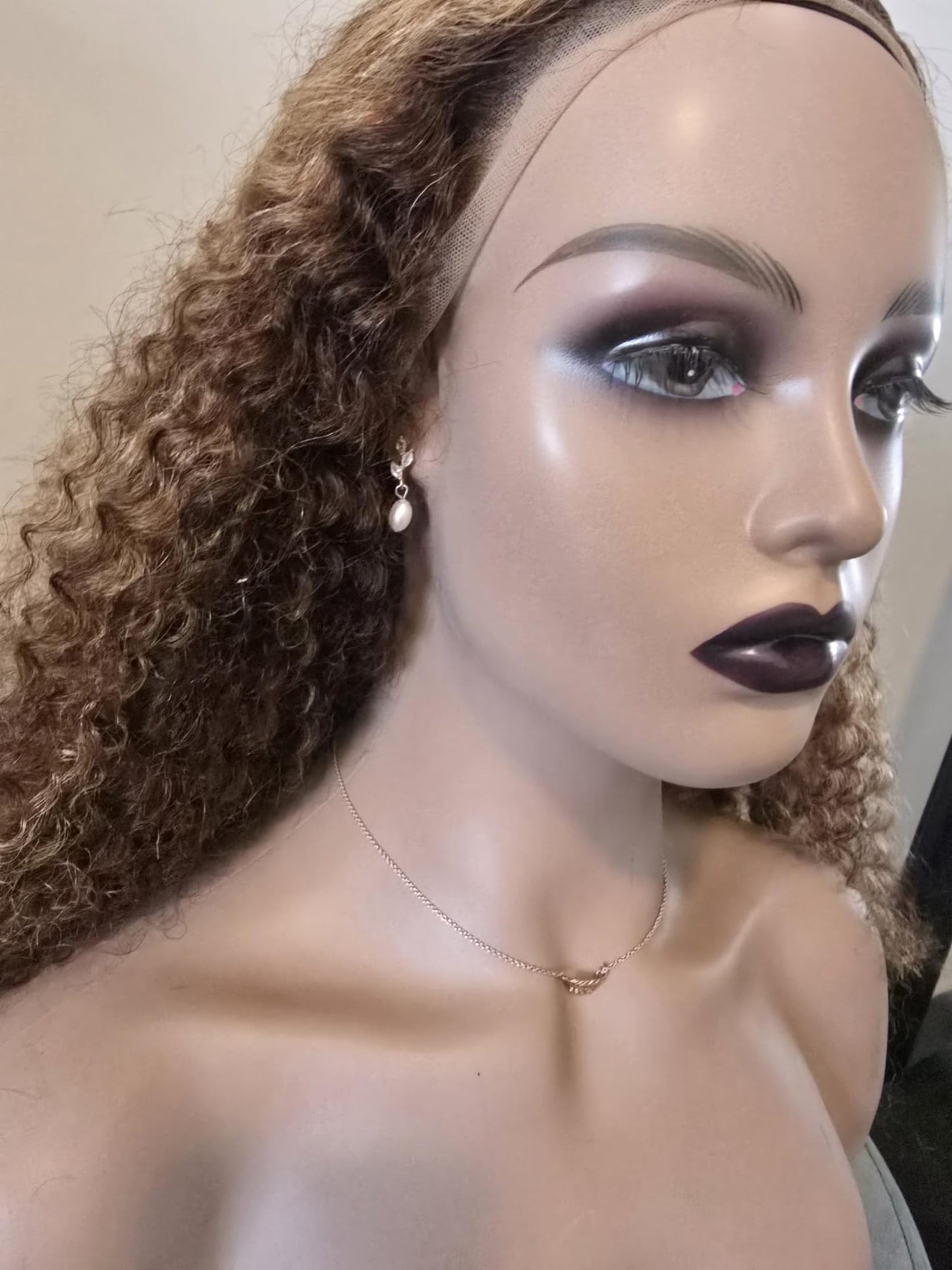 Luxar Beauté Realistic Female Mannequin Head with Shoulder PVC Head Bust Wig Head Stand for Wigs Display & Accessories (Beige)