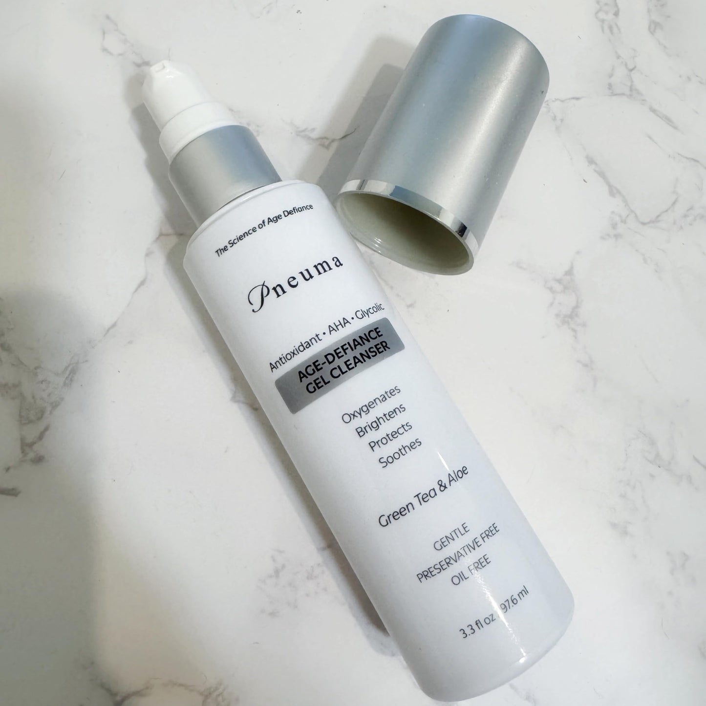 Pneuma Age-Defiance Gel Cleanser with Antioxidant | AHA | Glycolic | Oxygenate, Exfoliate, Protect and Soothes Skin | Gentle Face Cleanser Gel | Green Tea and Aloe