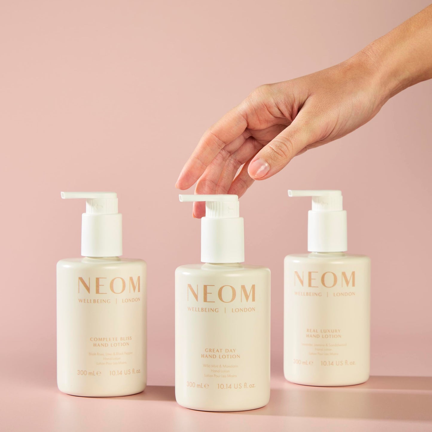 Neom Real Luxury Hand Lotion, 300ml | Lavender, Jasmine & Sandalwood I 24 Essential Oils I 100% Natural Fragrances I 100% Recyclable Bottle I Hydrating I Nourishing