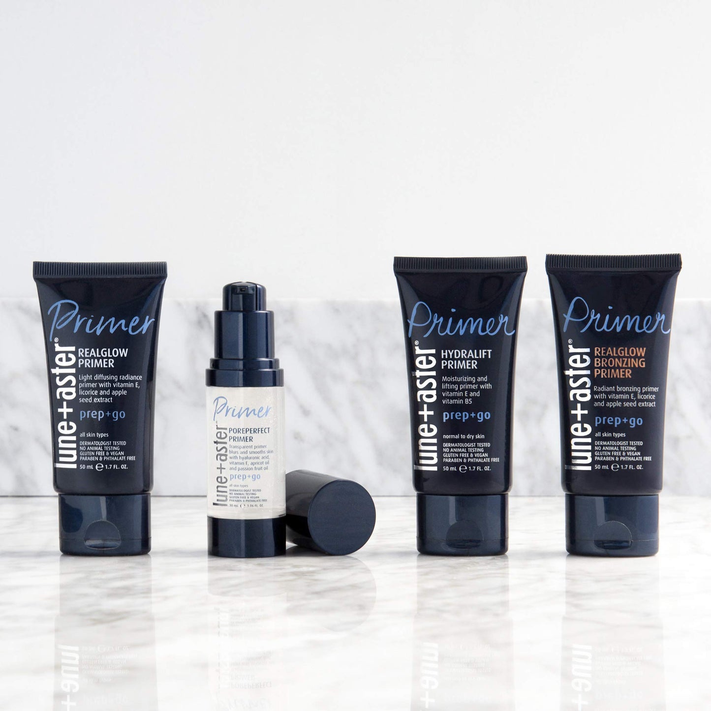 Lune+Aster PorePerfect Primer - Blurs and diffuses the appearance of pores, fine lines and wrinkles, while providing a gentle mattifying, yet radiant "filtered" effect