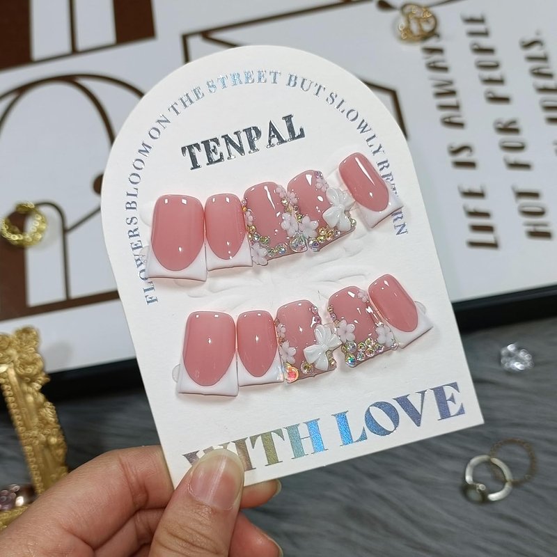 Short Coffin Duckbill Press-On Nails | White French Tip with Rhinestones & 3D Bow Designs | 10PCS Soft Gel Glue-On Nails for Elegant Daily Wear (Large)