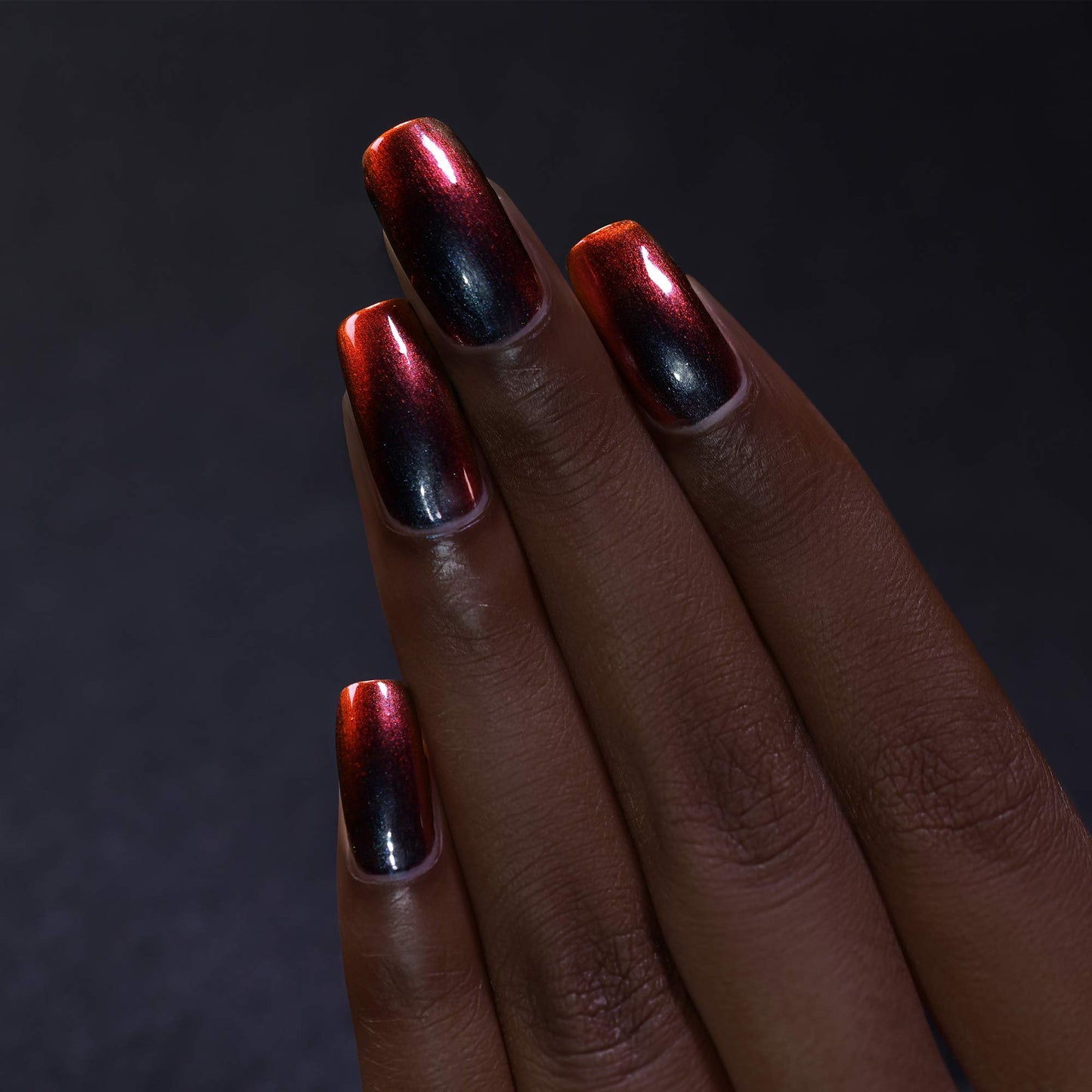 ILNP Eclipse - Black to Red Chrome Nail Polish, Color Changing Multichrome, Red and Black Nail Polish, Non-Toxic, Vegan