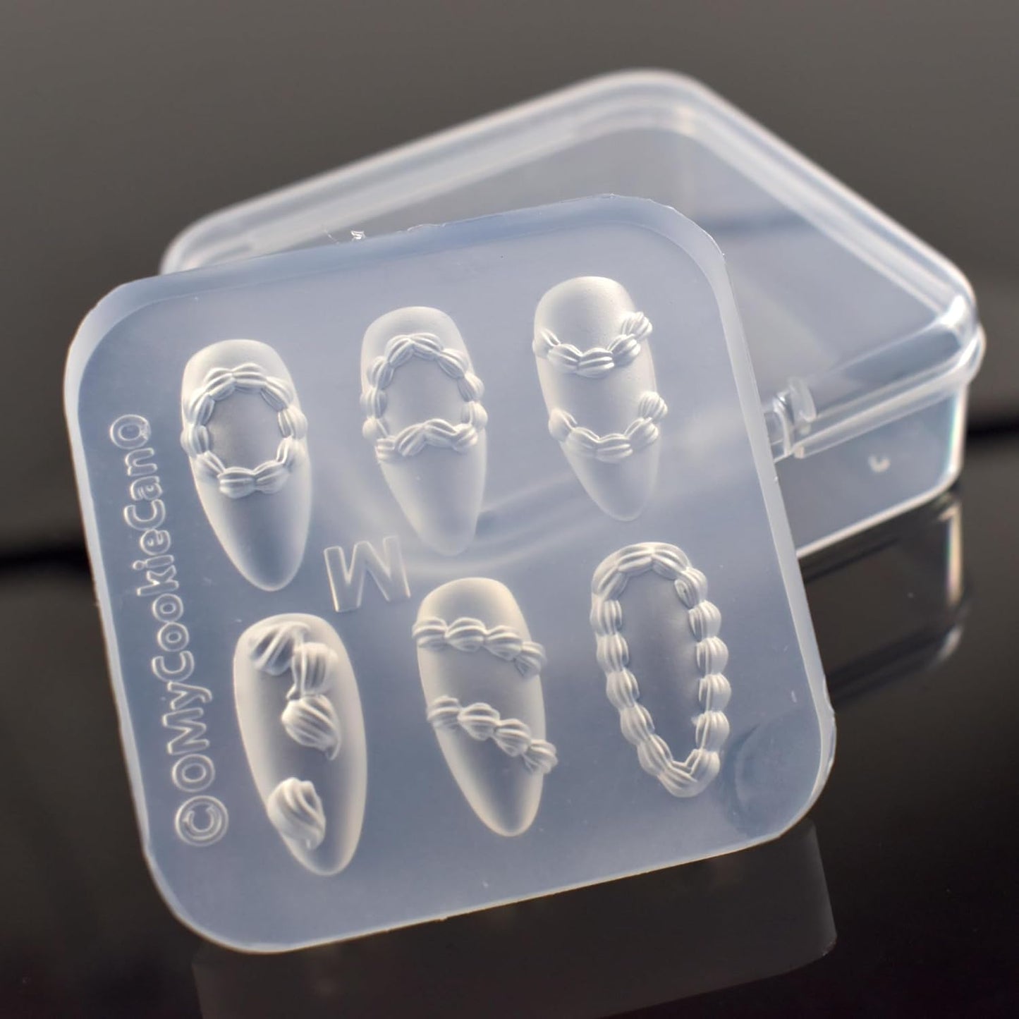 Nail Art Silicone Mold - Embossed Cream Chain Design | 3D Carving Template for DIY Manicure with 6 Patterns