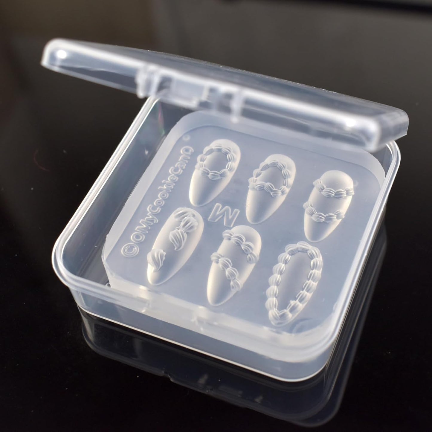 Nail Art Silicone Mold - Embossed Cream Chain Design | 3D Carving Template for DIY Manicure with 6 Patterns