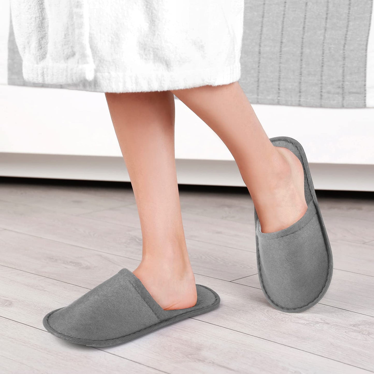 Geyoga 30 Pairs Disposable Spa Slippers for Guest Non Slip House Hotel Closed Toe Indoor Slipper for Men Women Home Wedding Travel, 2 Size(Gray)